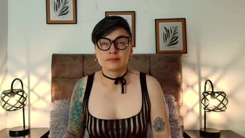 kat paradisse online show from April 2026 11:53:01 AM