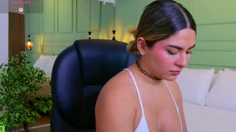 Snapshot of kataliina_18 chatting on May 2026 11:48:02 AM Kat online show from May 2026 11:48:02 AM