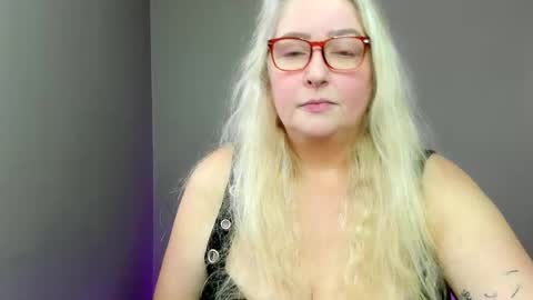 Snapshot of katdsinclair chatting on November 2025 03:38:02 PM Kat D Sinclair online show from November 2025 03:38:02 PM