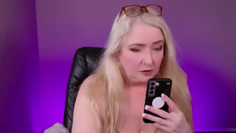 Snapshot of katdsinclair chatting on December 2025 04:47:01 PM Kat D Sinclair online show from December 2025 04:47:01 PM