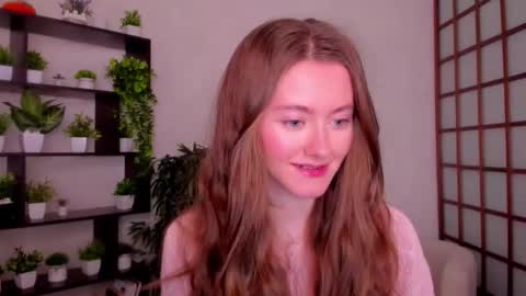 Snapshot of kate_cuddle chatting on October 2025 02:12:02 AM Kate online show from October 2025 02:12:02 AM