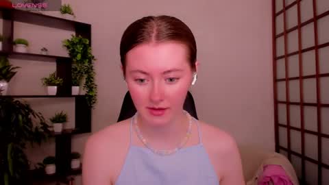 Snapshot of kate_cuddle chatting on June 2026 02:09:02 AM Kate online show from June 2026 02:09:02 AM