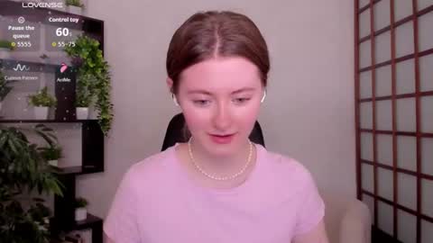 Snapshot of kate_cuddle chatting on June 2026 02:07:01 AM Kate online show from June 2026 02:07:01 AM