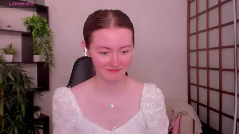 Snapshot of kate_cuddle chatting on July 2026 03:23:01 AM Kate online show from July 2026 03:23:01 AM