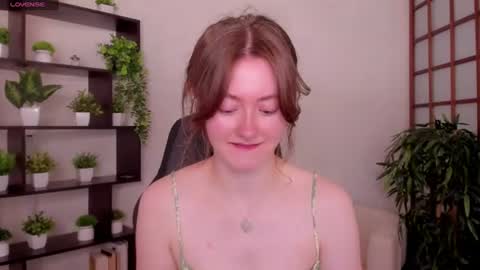 Snapshot of kate_cuddle chatting on July 2026 02:18:01 AM Kate online show from July 2026 02:18:01 AM