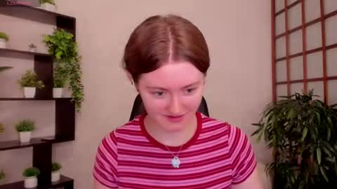 Snapshot of kate_cuddle chatting on July 2026 02:18:02 AM Kate online show from July 2026 02:18:02 AM