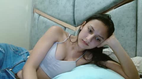 Snapshot of kate_davies chatting on December 2024 01:05:01 AM kate online show from December 2024 01:05:01 AM