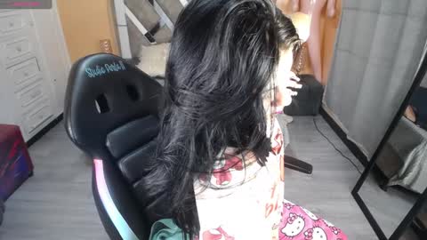 kate_lawrence_ online show from January 2025 08:18:02 AM