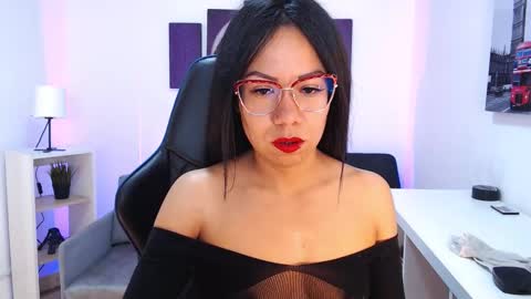 Kate  online show from October 2025 10:49:01 AM