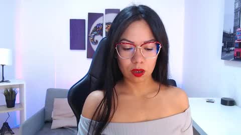 Kate  online show from November 2025 10:45:02 AM