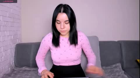 KATE online show from November 2025 05:51:01 AM