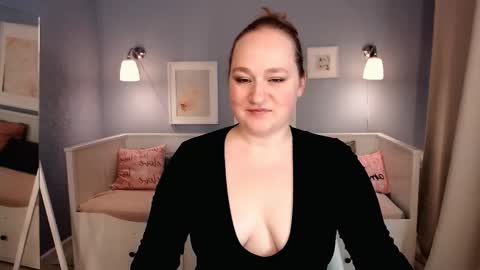 Kate   Follow me dear  online show from December 2025 02:35:02 PM