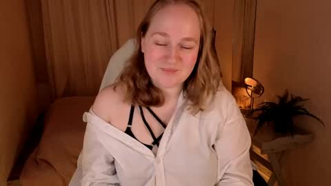 Kate   Follow me dear  online show from May 2026 01:39:02 PM