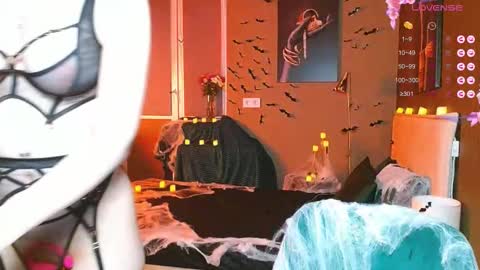 Therapist online show from October 2025 07:58:02 PM