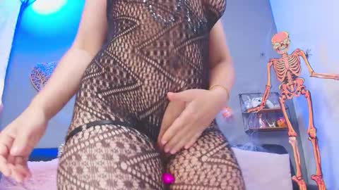 Snapshot of kateadamss1 chatting on October 2025 08:18:02 PM KateAdams online show from October 2025 08:18:02 PM