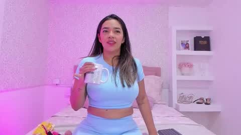 Kate Boisson online show from November 2025 09:06:01 PM