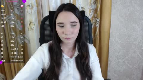 Snapshot of katecrash chatting on March 2025 01:43:02 PM YourKate online show from March 2025 01:43:02 PM