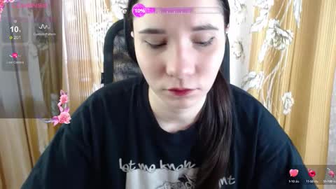 Snapshot of katecrash chatting on October 2025 11:19:01 AM YourKate online show from October 2025 11:19:01 AM