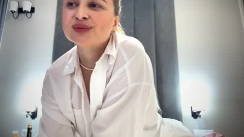 katedoe online show from March 2025 07:20:02 PM