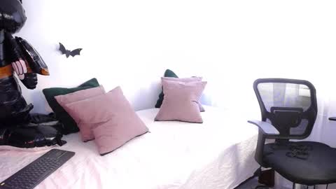 Snapshot of katejolie chatting on October 2025 06:08:01 PM Help me with rate thanks online show from October 2025 06:08:01 PM