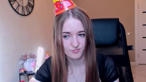 Snapshot of katekayer chatting on October 2025 11:25:01 AM katekayer online show from October 2025 11:25:01 AM