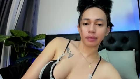 katetelmo  - Insta online show from November 2025 08:31:01 AM