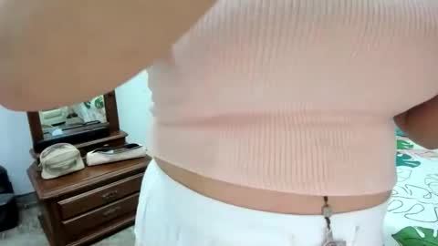 Snapshot of katerinamilf_ chatting on October 2025 12:20:01 PM kata online show from October 2025 12:20:01 PM