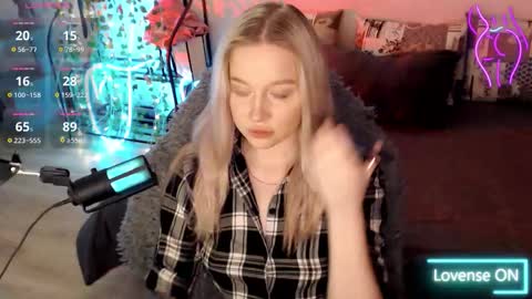 Lisa online show from September 2025 09:49:02 PM