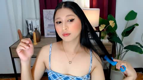 KATE online show from December 2025 05:51:02 PM