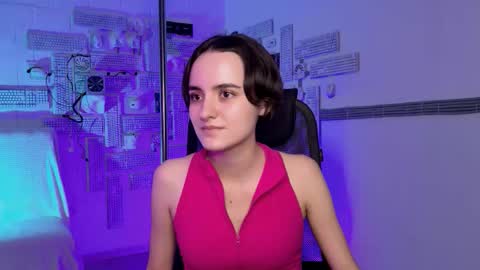 katewillows online show from November 2025 08:18:01 AM