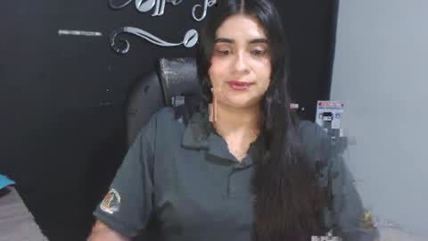 Call me Lau  online show from April 2026 11:35:02 PM