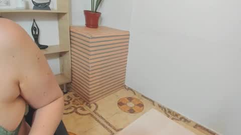 Snapshot of katherine_blair chatting on June 2026 12:06:02 PM katherine_blair online show from June 2026 12:06:02 PM