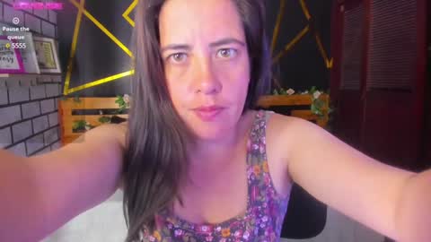 Paola online show from December 2024 04:05:01 PM