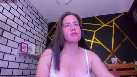 Paola online show from December 2024 01:49:02 PM