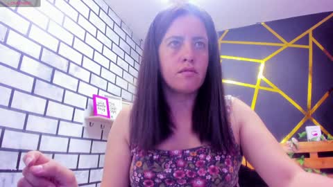 Paola online show from December 2024 12:52:02 PM