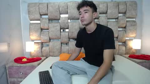 Snapshot of kathyaiden chatting on July 2026 01:37:01 PM Kaht y Aiden online show from July 2026 01:37:01 PM