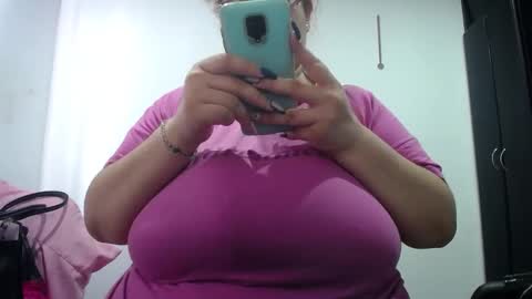 Snapshot of kathybigboobsbbw_ chatting on December 2024 07:50:02 PM kathybigboobsbbw_ online show from December 2024 07:50:02 PM