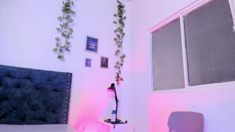 Snapshot of katia_777_ chatting on May 2026 02:13:01 PM KATALINA online show from May 2026 02:13:01 PM