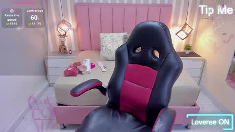 KATIA online show from October 2025 12:05:01 PM