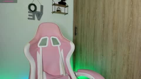 Katie online show from November 2025 05:19:01 AM