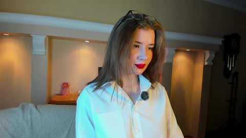 Snapshot of katiecarti chatting on May 2026 08:08:01 AM Katrina online show from May 2026 08:08:01 AM