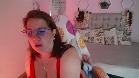 Snapshot of katiee_jones_ chatting on January 2025 12:42:01 PM Katherine online show from January 2025 12:42:01 PM