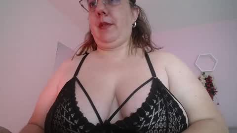 Snapshot of katiee_jones_ chatting on February 2025 04:59:02 PM Katherine online show from February 2025 04:59:02 PM