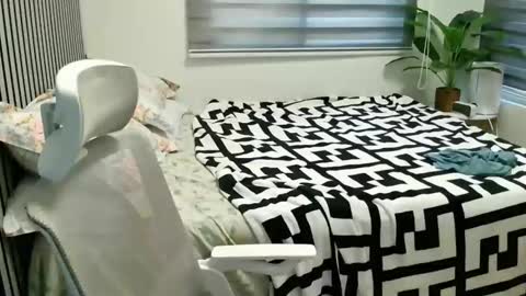 katiefrox  online show from January 2025 06:12:01 AM