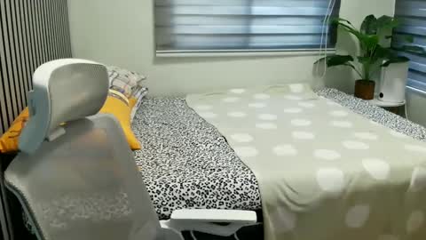 katiefrox  online show from January 2025 05:45:02 AM