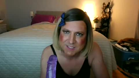 Snapshot of katieutopia chatting on November 2025 03:50:02 AM katieutopia online show from November 2025 03:50:02 AM