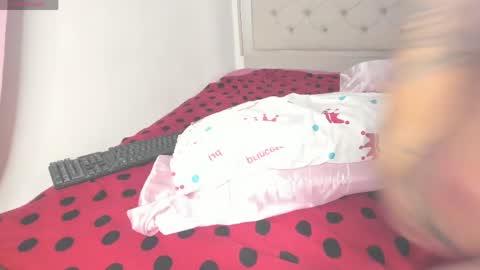 Snapshot of katitaluxury_hot chatting on June 2026 11:32:02 PM katitaluxury_hot online show from June 2026 11:32:02 PM