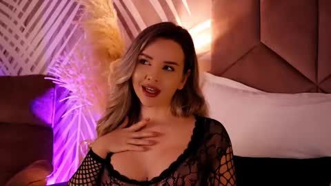 Snapshot of katjolie chatting on October 2025 07:57:02 PM KatJolie online show from October 2025 07:57:02 PM