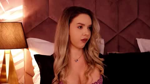 Snapshot of katjolie chatting on October 2025 07:59:01 PM KatJolie online show from October 2025 07:59:01 PM