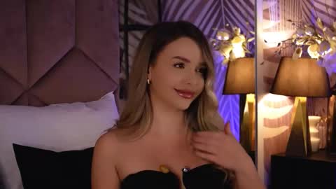 Snapshot of katjolie chatting on October 2025 07:19:02 PM KatJolie online show from October 2025 07:19:02 PM